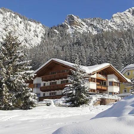 Hotel Garni Rosengarten 3*